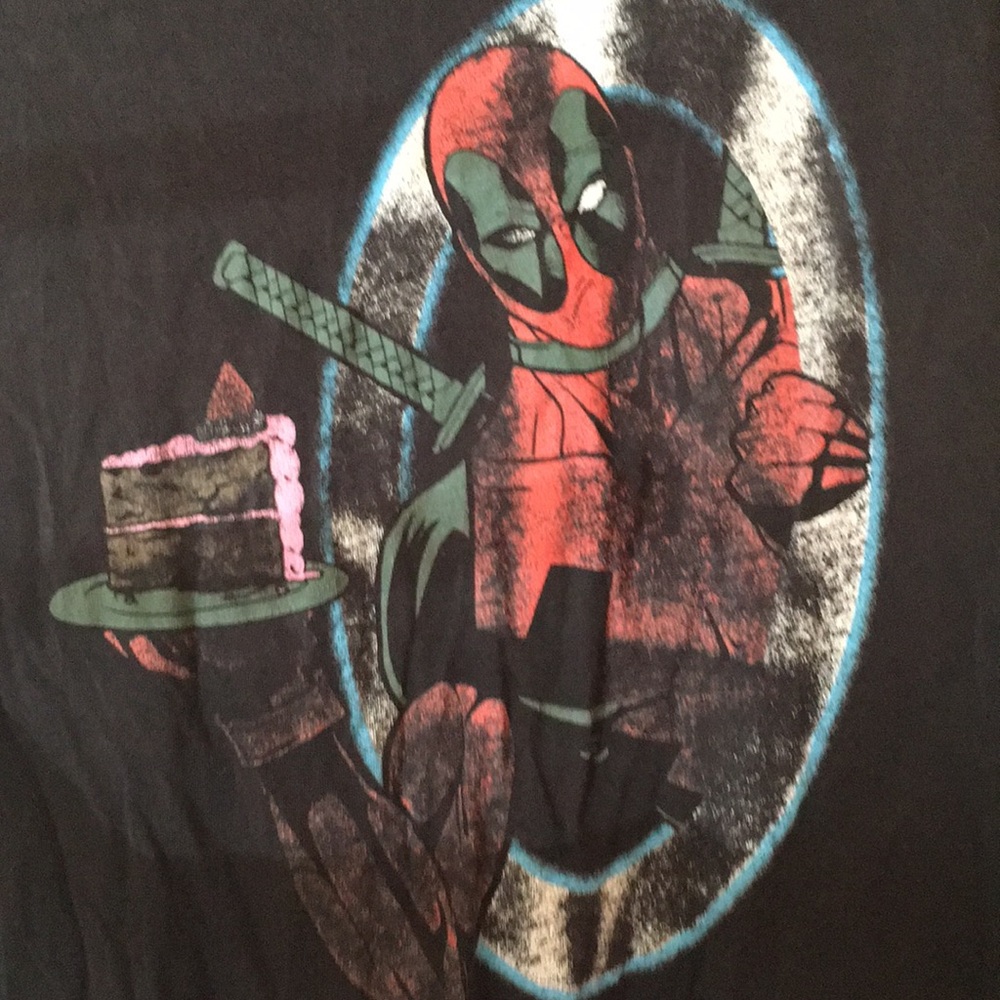 Deadpool t-shirt - Picture 2 of 2